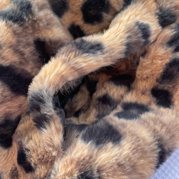 Studio Z - GORGEOUS Leopard print Faux Fur coat, 4X - Picture 5 of 6